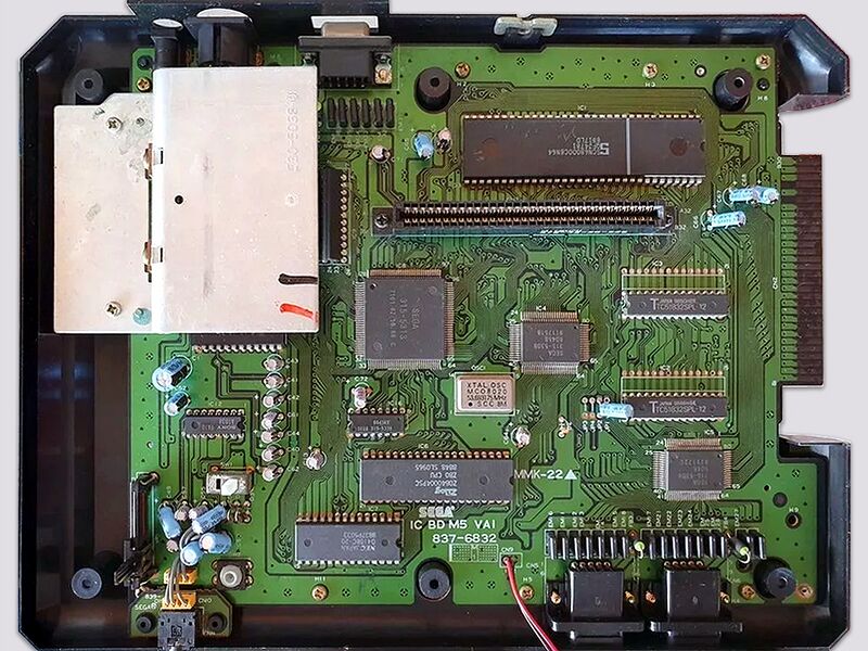 800px-Megadrive_VA1_Produced_unit_99N834