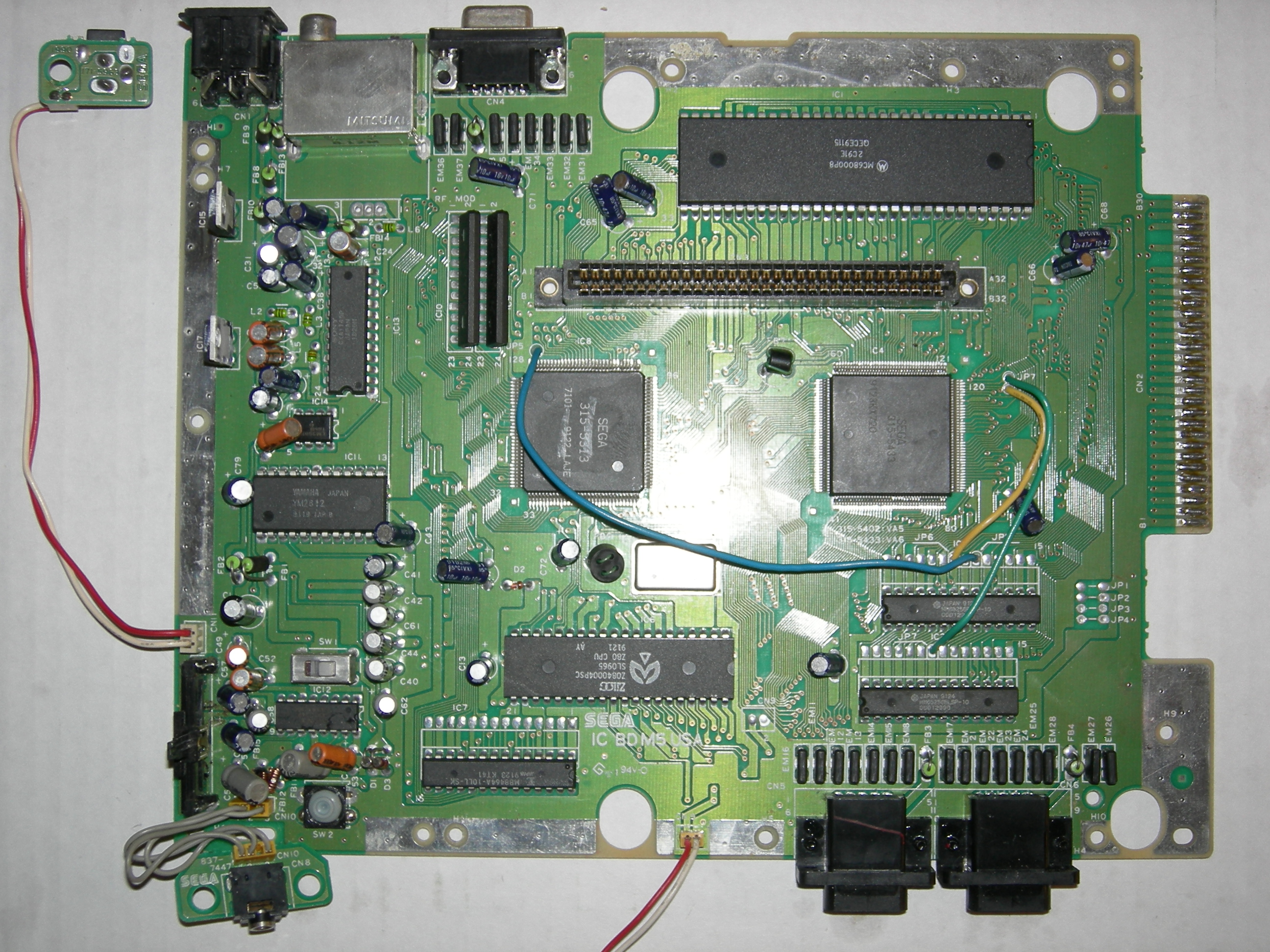 Mega Drive 1 VA6 haut pad1 toujours actif et reset/freeze si on débranche un pad MD1_IC_BD_M5_USA_VA6
