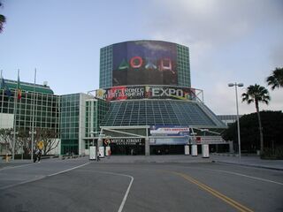 E32004 Outside.jpg